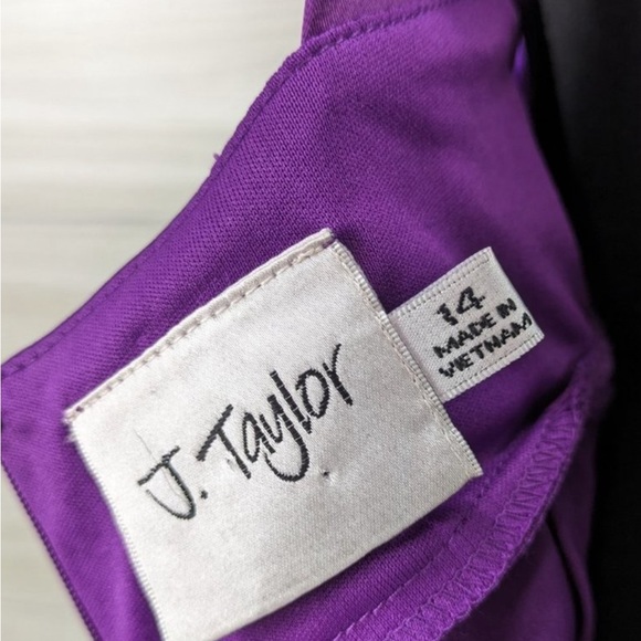 Cocktail Pleated Satin Dress - Picture 3 of 5